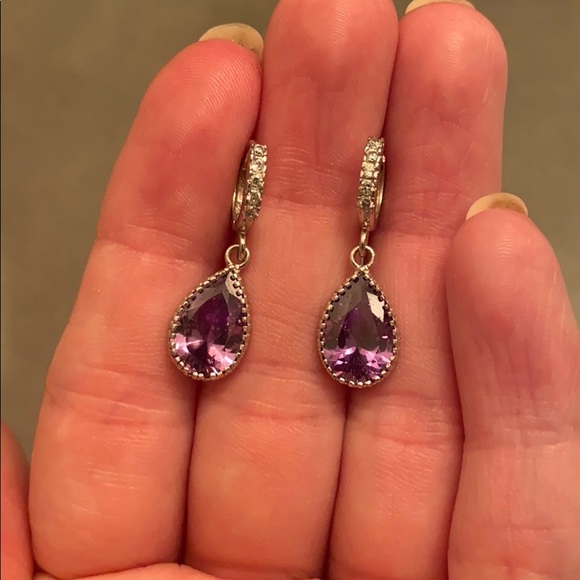 (CLOSET CLOSING FINAL SALE) Purple gemstone teardrop crystal cute earrings - Picture 4 of 6